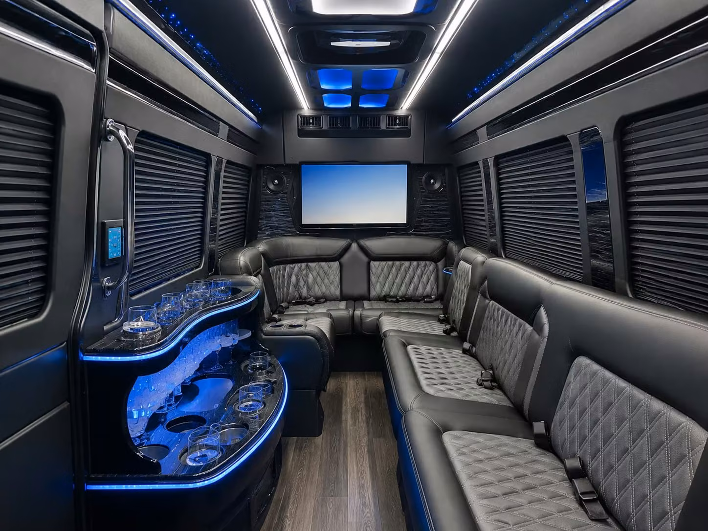 field trip transportation to theme parks and interactive attractions near arlington